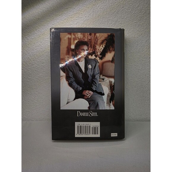 Vanished by Danielle Steel (1993, Hardcover) - Picture 2 of 5